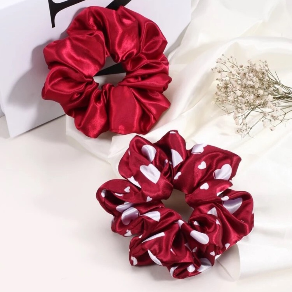 2 Piece Heart Print Scrunchie